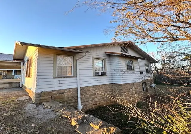 24th image of 217 W Seminole Ave, Mc Alester, OK 74501 | MLS# 1178357
