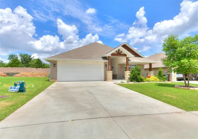 Photo 2 of Single family home for sale at 2047 Turtle Crk Way, Norman, OK 73071 | MLS# 1178633 | Listing updated on 2025-10-01