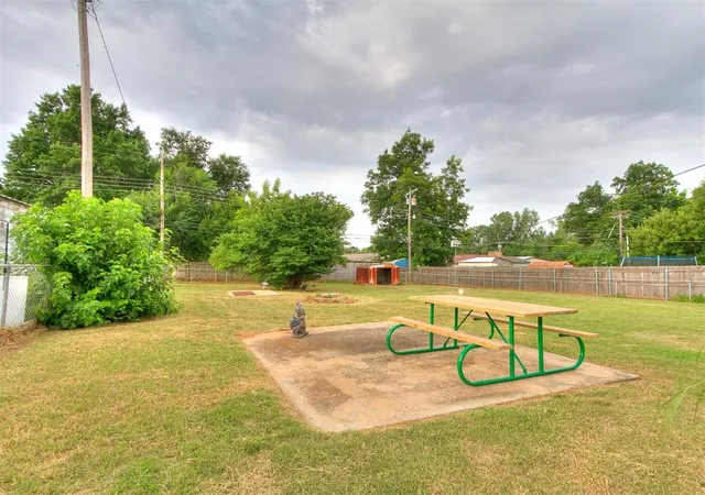 Photo 28 of Single family home for sale at 1016 Maple Ave, Yukon, OK 73099 | MLS# 1178976 | Listing updated on 2025-09-27