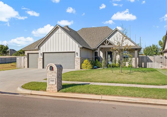 Photo 2 of Single family home for sale at 3909 Sorano Dr, Moore, OK 73160 | MLS# 1179079 | Listing updated on 2026-01-28