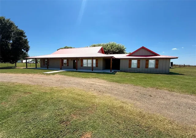 Photo 2 of Single family home for sale at 22982 N County Rd 1940, Mangum, OK 73554 | MLS# 1179443 | Listing updated on 2025-11-21