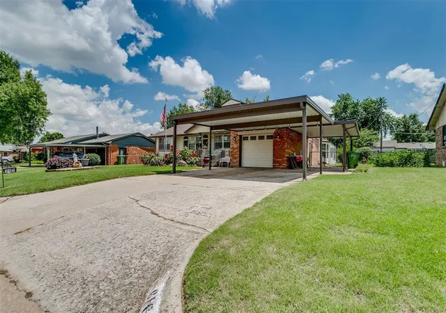 Photo 2 of Sale Pending at 616 Kingston Dr, Yukon, OK 73099 | MLS# 1179713 | Listing updated on 2025-09-19