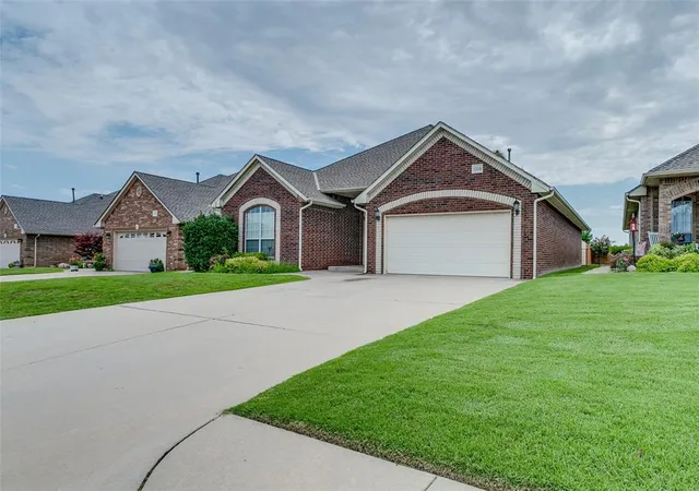 Photo 2 of Single family home for sale at 1308 River Birch Dr, Yukon, OK 73099 | MLS# 1180206 | Listing updated on 2025-10-08