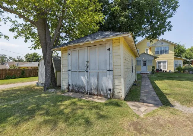 40th image of 611 E Noble Ave, Guthrie, OK 73044 | MLS# 1180291