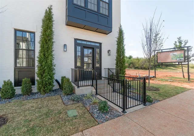 2nd image of 18810 Selah Way, Norman, OK 73072 | MLS# 1180334