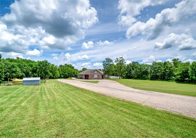 2nd image of 800 Tilghman Dr, Chandler, OK 74834 | MLS# 1180531