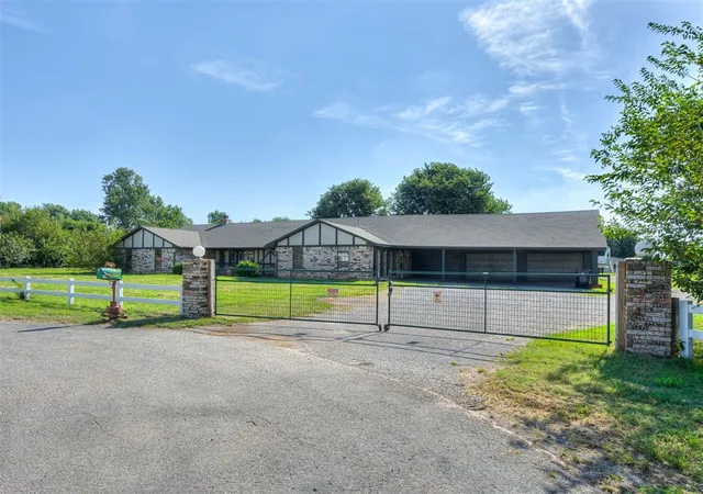 2nd image of 600 Rancho Estates Blvd, Yukon, OK 73099 | MLS# 1180659