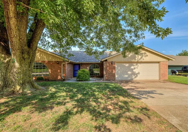 Photo 1 of Single family home for sale at 332 W Platt Dr, Yukon, OK 73099 | MLS# 1180724 | Listing updated on 2025-09-18