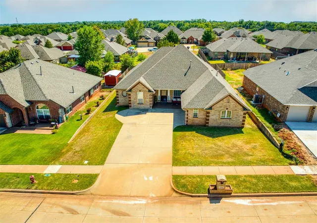 2nd image of 3300 Valley Brk, Norman, OK 73071 | MLS# 1180809