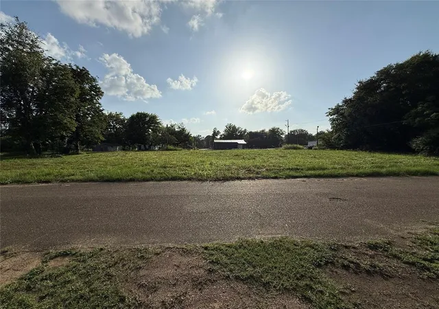 Homes for sale in Idabel, OK | 801 Se Avenue C, Idabel, OK 74745 | MLS# 1180928