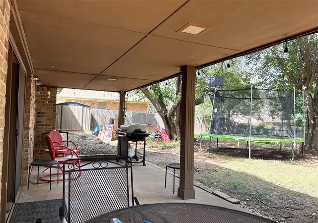 Photo 19 of Single family home for sale at 341 E Platt Dr, Yukon, OK 73099 | MLS# 1181189 | Listing updated on 2025-09-17