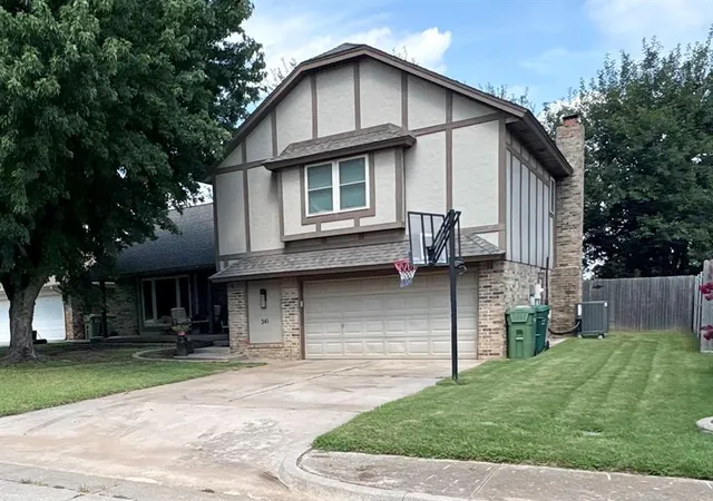 Photo 2 of Single family home for sale at 341 E Platt Dr, Yukon, OK 73099 | MLS# 1181189 | Listing updated on 2025-09-17