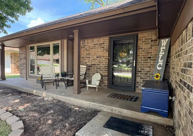 Photo 1 of Single family home for sale at 341 E Platt Dr, Yukon, OK 73099 | MLS# 1181189 | Listing updated on 2025-09-17