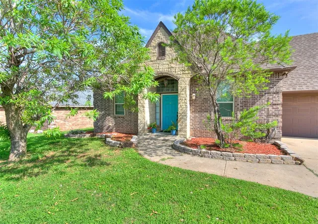 2nd image of 12401 Sw 7th St, Yukon, OK 73099 | MLS# 1181323