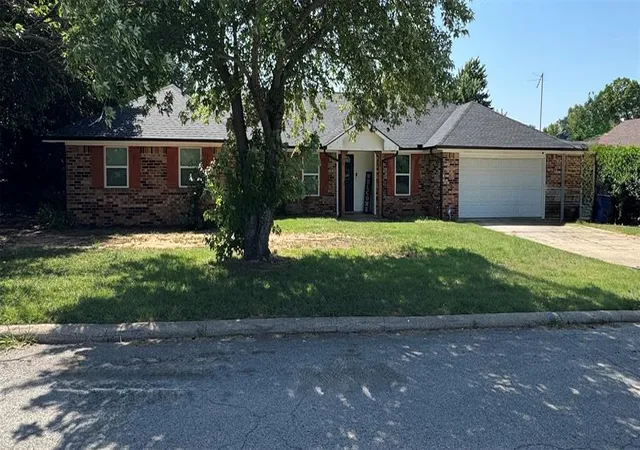 1st image of 112 Mockingbird Ln, Chickasha, OK 73018 | MLS# 1181481