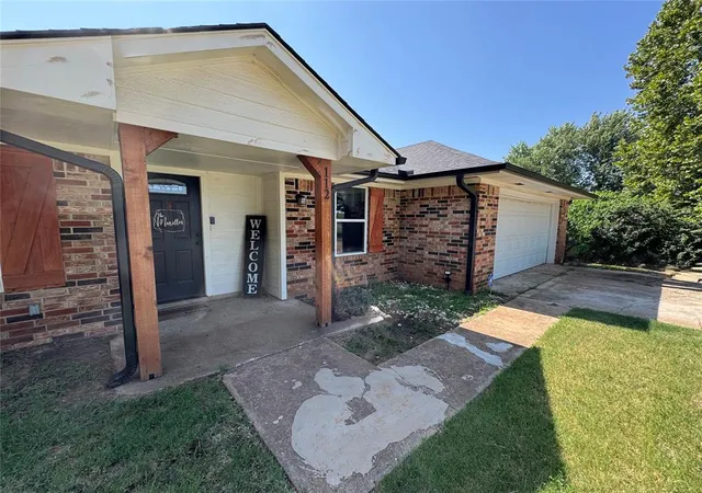 4th image of 112 Mockingbird Ln, Chickasha, OK 73018 | MLS# 1181481