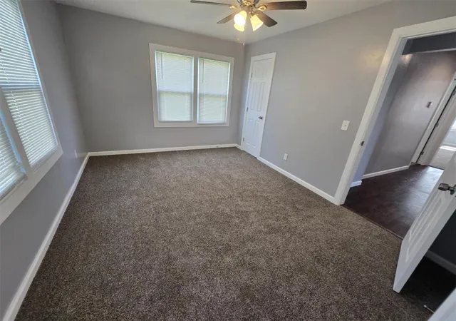 2nd image of 208 Se 2nd St, Moore, OK 73160 | MLS# 1181734