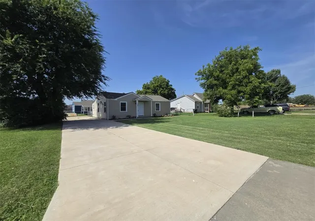 4th image of 208 Se 2Nd St, Moore, OK 73160 | MLS# 1181734