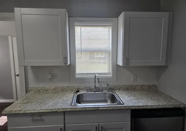 41st image of 208 Se 2nd St, Moore, OK 73160 | MLS# 1181734