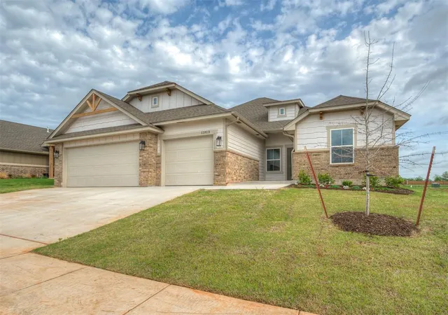 2nd image of 11813 Nw 120th Ter, Yukon, OK 73099 | MLS# 1182087
