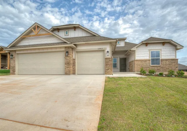 3rd image of 11813 Nw 120Th Ter, Yukon, OK 73099 | MLS# 1182087