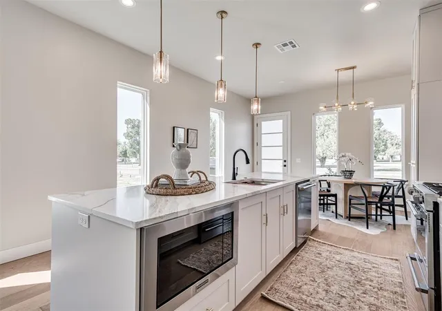 4th image of 12 S Howard St, Edmond, OK 73003 | MLS# 1182093