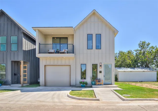 49th image of 12 S Howard St, Edmond, OK 73003 | MLS# 1182093