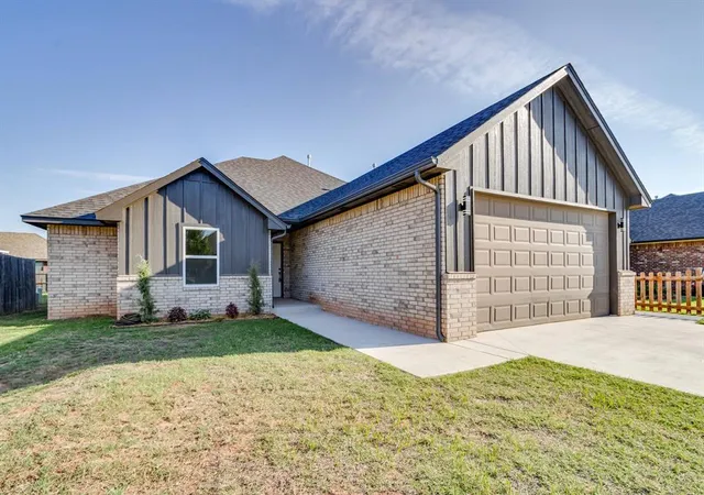 1st image of 11617 Sw 14th St, Yukon, OK 73099 | MLS# 1182239