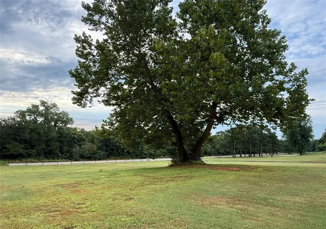 3rd image of 3801 Oakwood Dr, Choctaw, OK 73020 | MLS# 1182568