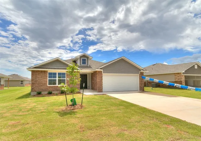 Photo 2 of Sale Pending at 928 S Bear Ln, Mustang, OK 73064 | MLS# 1182865 | Listing updated on 2025-10-08