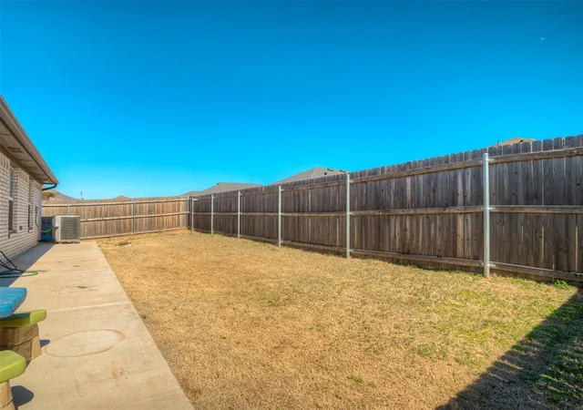 43rd image of 428 Vista Dr, Yukon, OK 73099 | MLS# 1182875