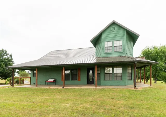 2nd image of 30260 Stephens Dr, Mcloud, OK 74851 | MLS# 1182903