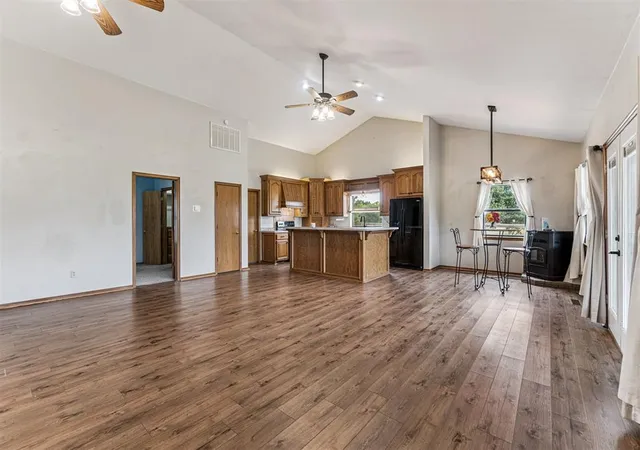 5th image of 30260 Stephens Dr, Mcloud, OK 74851 | MLS# 1182903