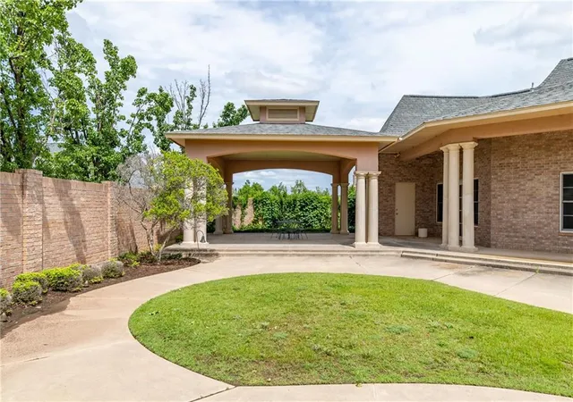 4th image of 10708 Servon Dr, Oklahoma City, OK 73170 | MLS# 1183299