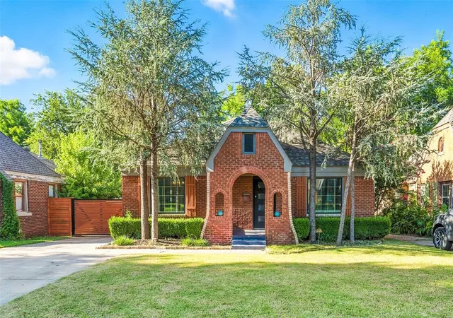Photo 1 of Single family home for sale at 2620 Nw 11th St, Oklahoma City, OK 73107 | MLS# 1183307 | Listing updated on 2025-09-04
