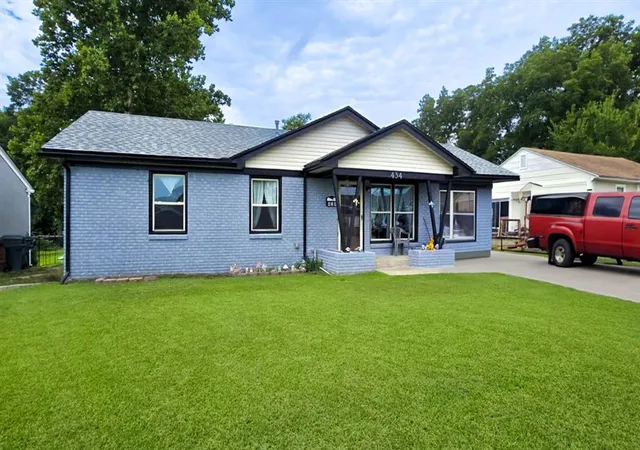1st image of 434 Nw Locust St, Ardmore, OK 73401 | MLS# 1183370