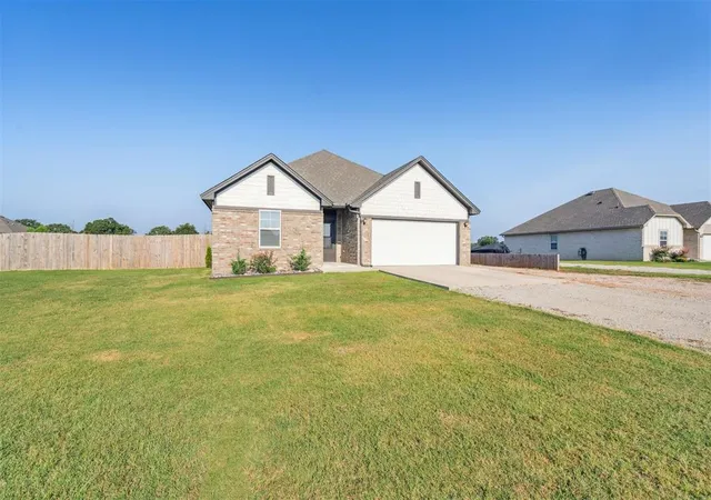 Homes for sale in Mcloud, OK | 15954 Lasso Cir, Mcloud, OK 74851 | MLS# 1183578