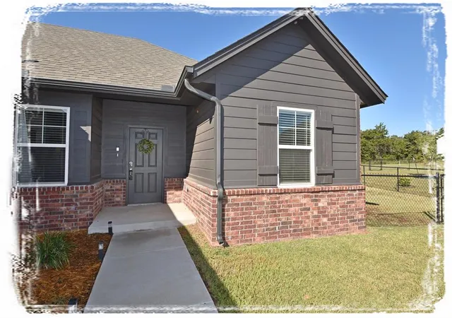 1st image of 11675 Split Oak Cir, Guthrie, OK 73044 | MLS# 1183743