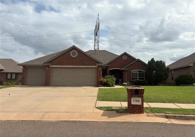 2nd image of 1798 Long Trl, Edmond, OK 73012 | MLS# 1183868