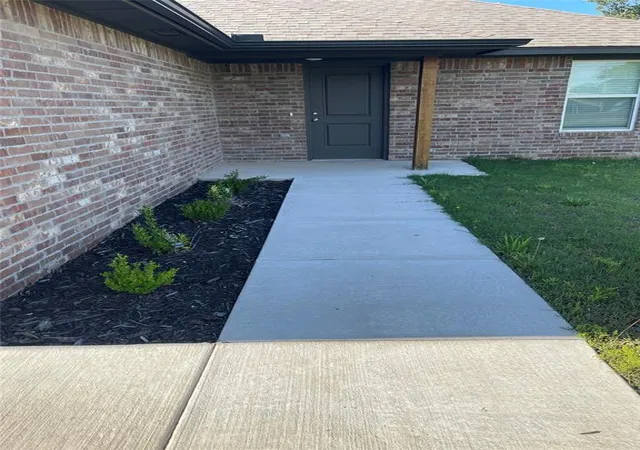 Photo 2 of Single family home for sale at 12505 Ne 36th Street, Spencer, OK 73084 | MLS# 1183873 | Listing updated on 2025-09-23