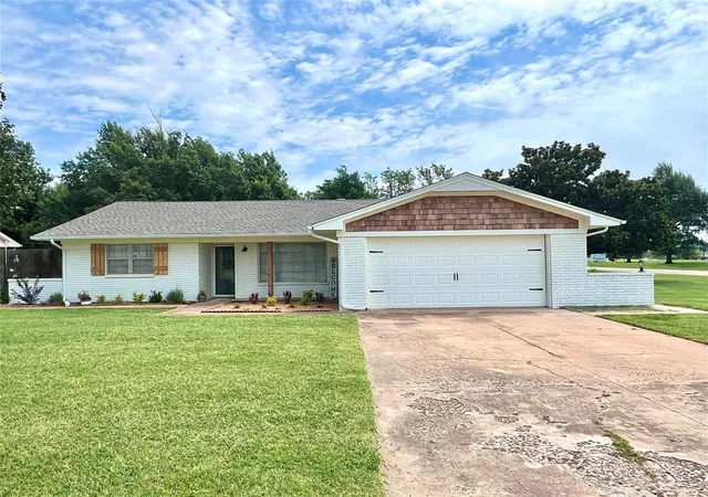 1st image of 2 Forrest Rd, Guthrie, OK 73044 | MLS# 1183956