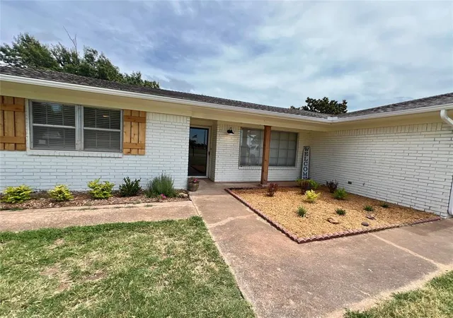 5th image of 2 Forrest Rd, Guthrie, OK 73044 | MLS# 1183956