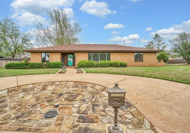 Photo 1 of Single family home for sale at 2300 Apache Pass, Altus, OK 73521 | MLS# 1184002 | Listing updated on 2025-08-07