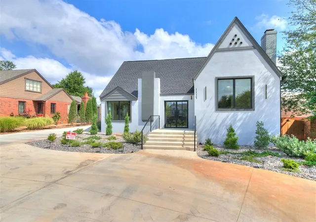 Photo 1 of Single family home for sale at 1117 Glenwood Ave, Nichols Hills, OK 73116 | MLS# 1184011 | Listing updated on 2025-09-15
