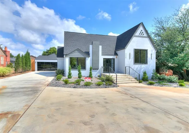 Photo 2 of Single family home for sale at 1117 Glenwood Ave, Nichols Hills, OK 73116 | MLS# 1184011 | Listing updated on 2025-09-15