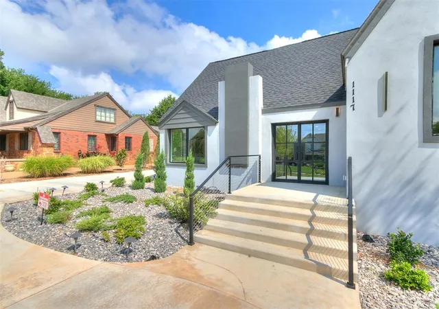 Photo 3 of Single family home for sale at 1117 Glenwood Ave, Nichols Hills, OK 73116 | MLS# 1184011 | Listing updated on 2025-09-15