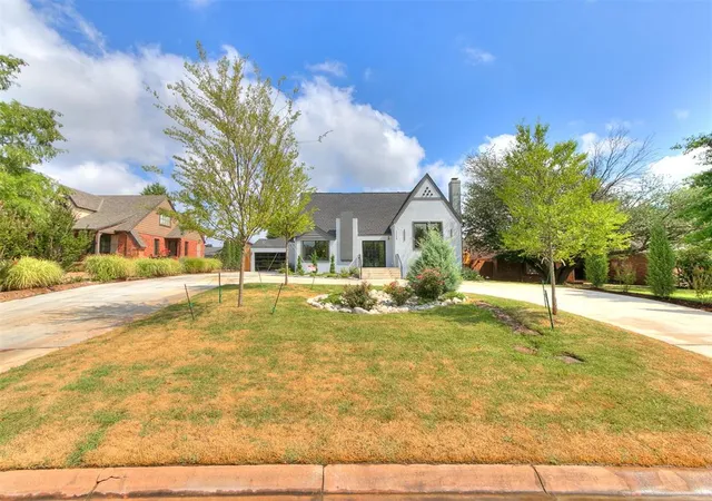 Photo 4 of Single family home for sale at 1117 Glenwood Ave, Nichols Hills, OK 73116 | MLS# 1184011 | Listing updated on 2025-09-15