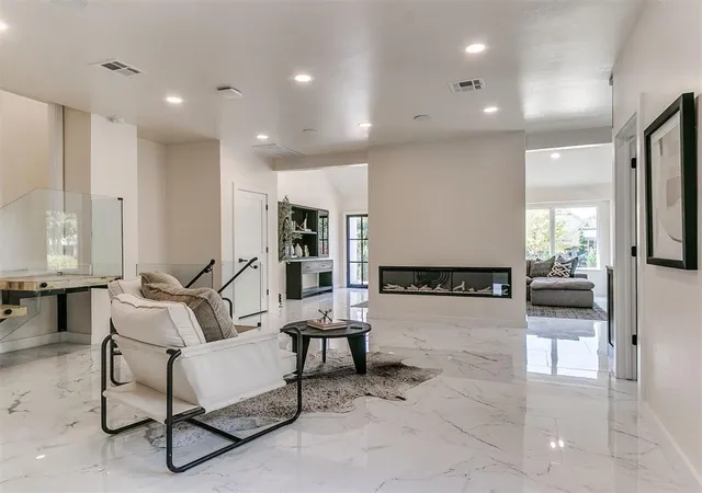 Photo 5 of Single family home for sale at 1117 Glenwood Ave, Nichols Hills, OK 73116 | MLS# 1184011 | Listing updated on 2025-09-15