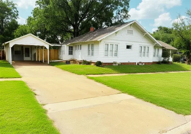 Homes for sale in Elk City, OK | 303 N Washington Ave, Elk City, OK 73644 | MLS# 1184236