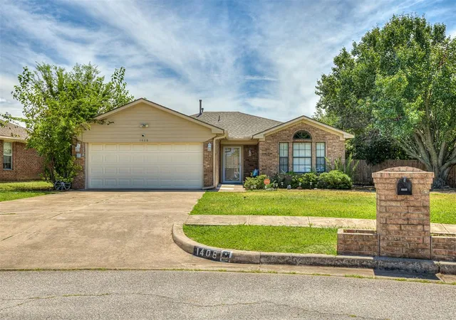 1st image of 1408 Forest Glenn Cir, Norman, OK 73071 | MLS# 1184368